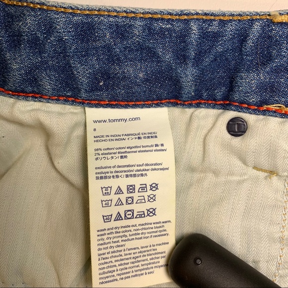 Tommy Hilfiger Women’s Distressed Jean Skirt Sz 8 - Picture 5 of 7